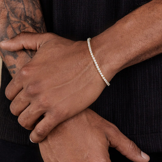 צמיד טניס לגבר - זהב עם שיבוץ לבן